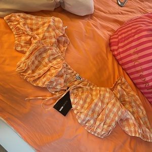 orange and white 🍊 crop top fashion nova size xl